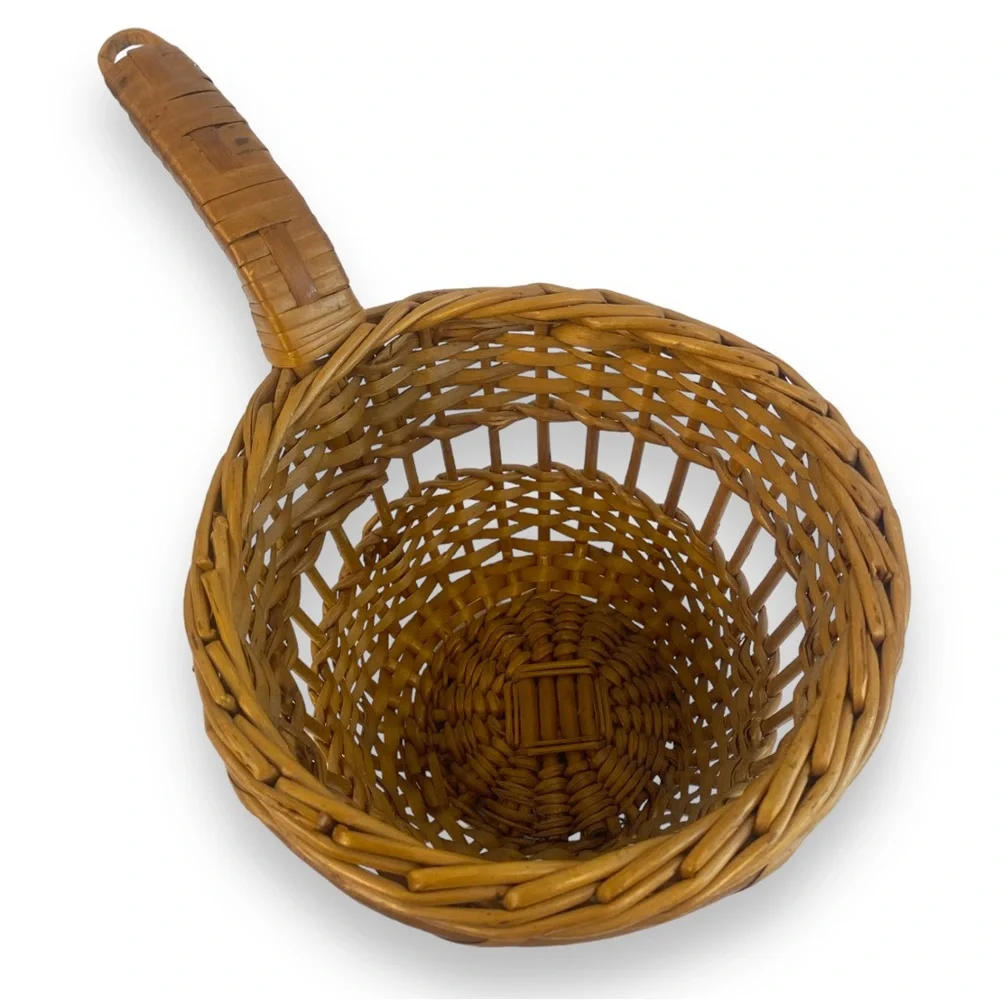 Vintage Wicker Basket W/ Handle Planter, Boho Decor, Bohemian,Mid Century 0182S‎